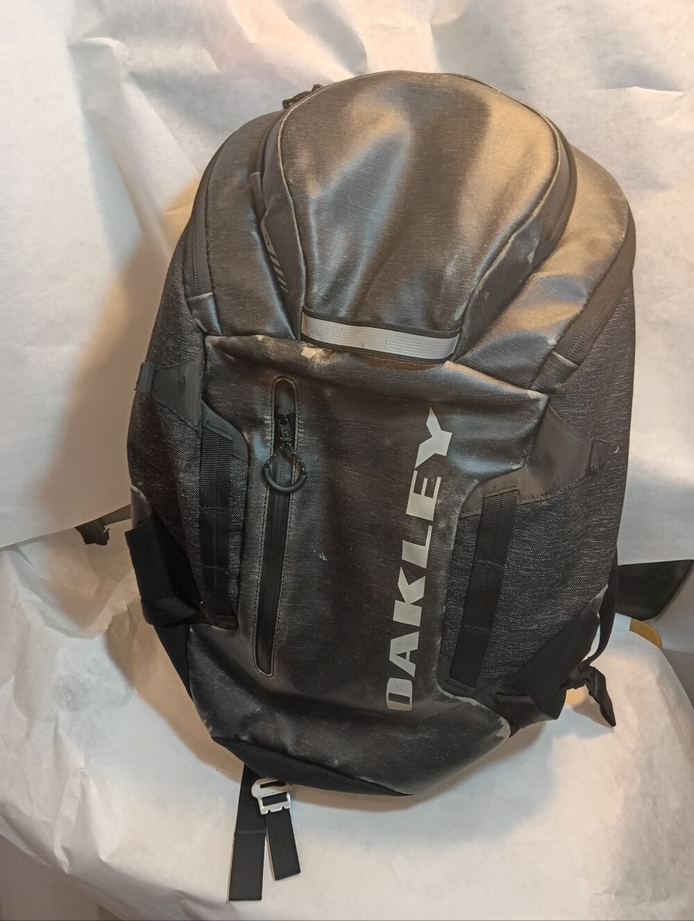Unisex Adults Oakley Voyage 25L Water-Resistant Backpack Daypack Black/Black